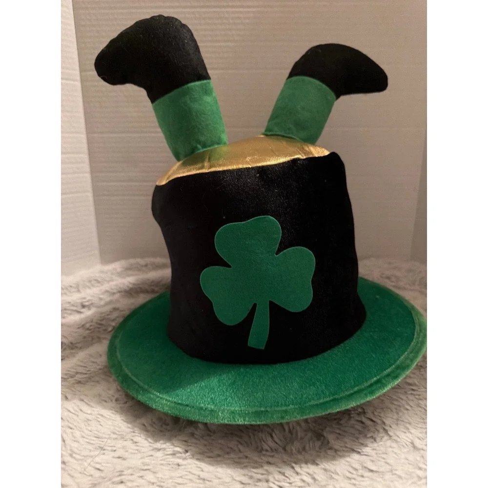 Hans GO! St Patricks Day Leprechaun Legs Top Hat Green Black Gold HTP182442